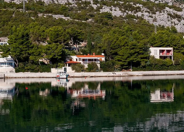 Holiday Gluscevic بيت للعطل كليك