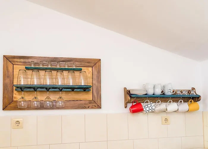 Holiday Gluscevic * كليك