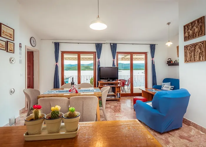 Holiday Gluscevic * كليك