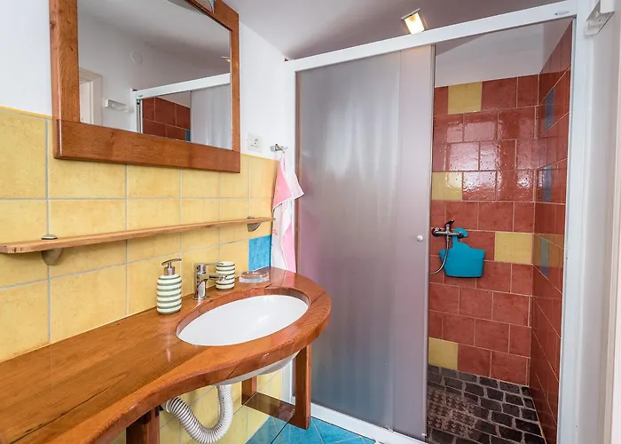 Holiday Gluscevic بيت للعطل *