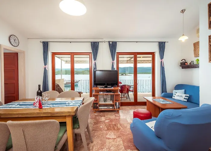 Holiday Gluscevic بيت للعطل كليك